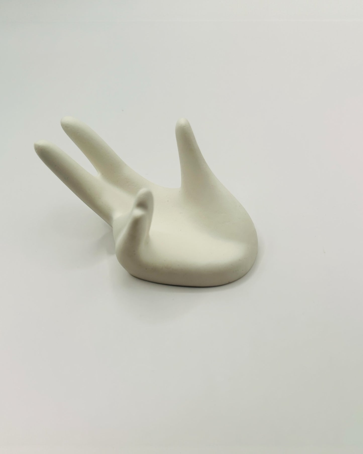 Palm – Hand-Shaped Holder