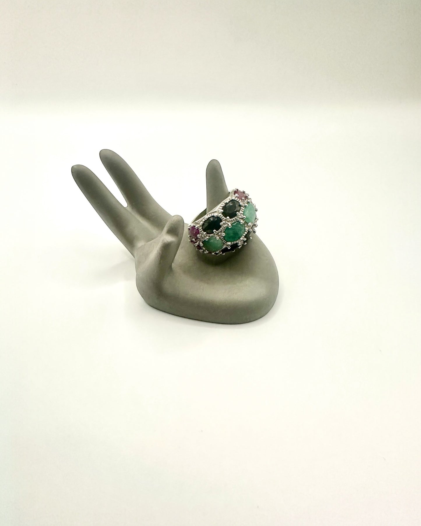 Palm – Hand-Shaped Holder