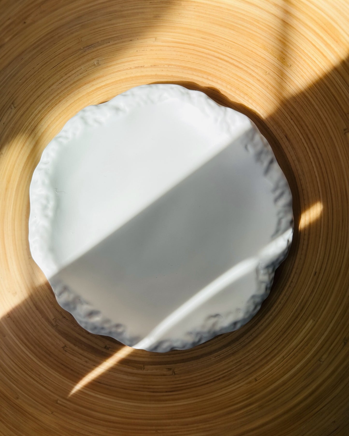 Petra – Wavy-Edged Plate