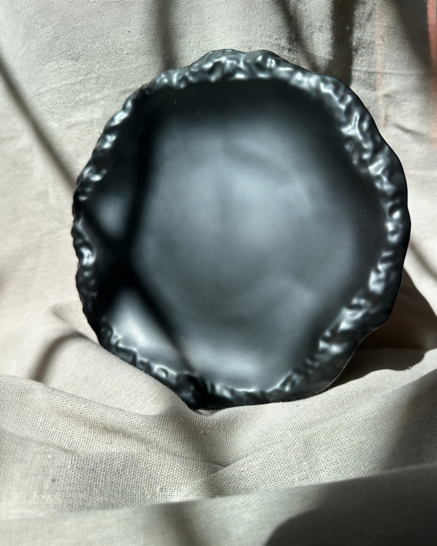 Petra – Wavy-Edged Plate