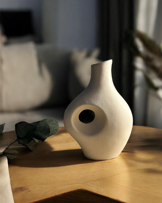 Iris – The Sculptural Vase